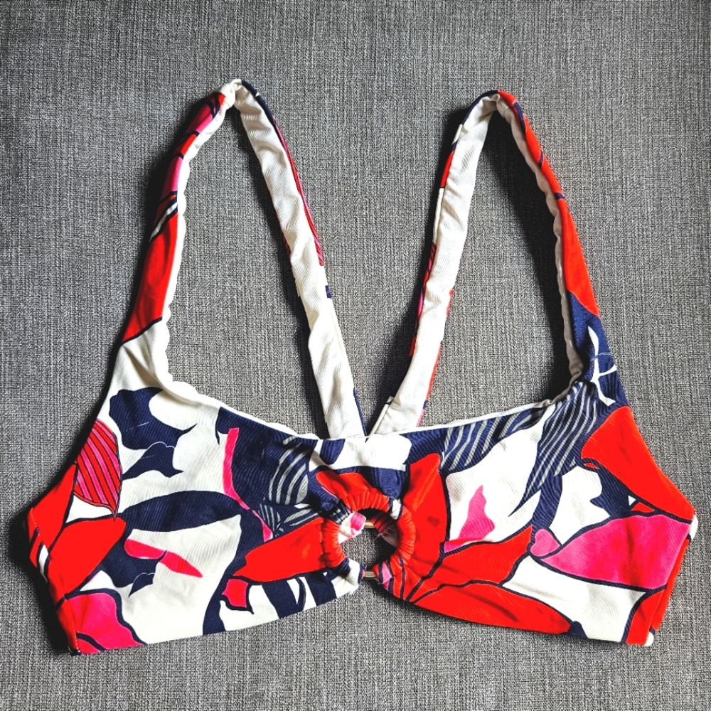 Vince Camuto Wild Lotus Ring Swim Top